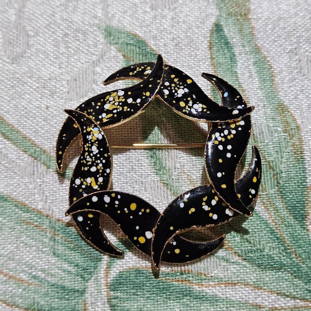 vintage whimsigoth witchy black swirl enamel gold tone brooch